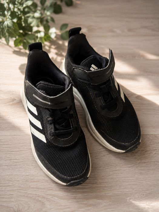 Кроссовки adidas