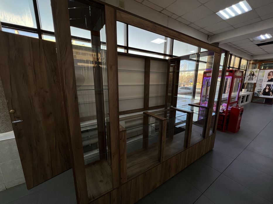 Продается бутик (мебель) 2,6 м