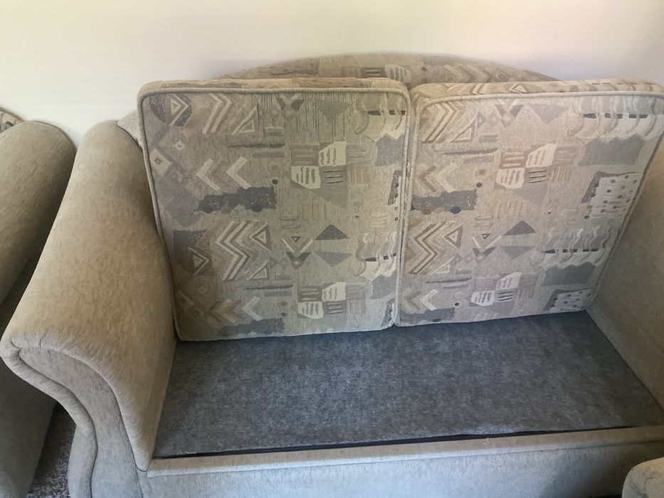 Мебел: тройка, двойка дивани и фотьойл