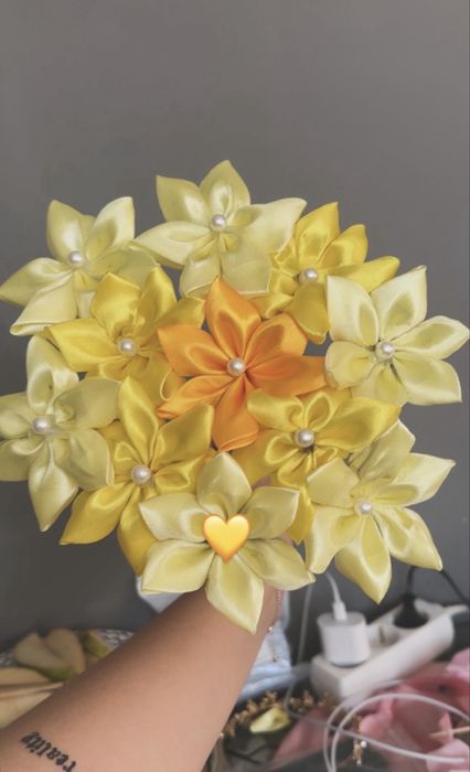 Сатенени цветя (бр/букет)