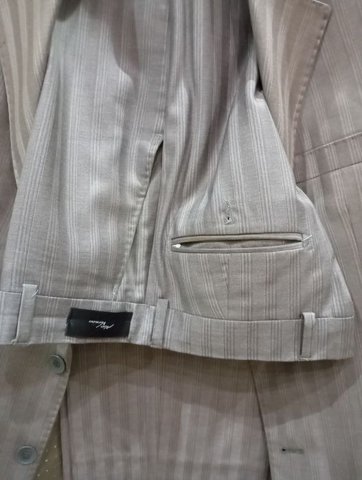 Мужской костюм кремового цвета