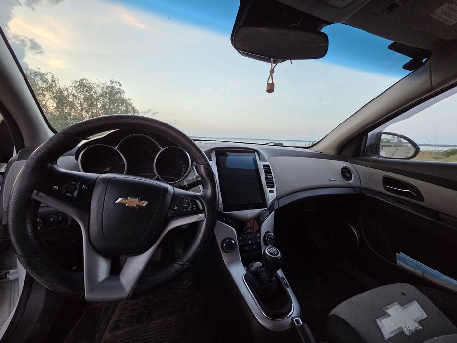 Chevrolet Cruze 2011 – 1.8 Benzina – Navigație Premium