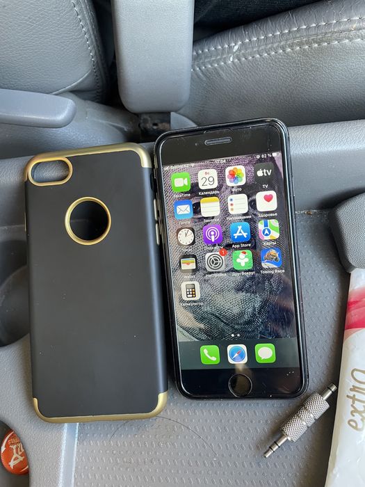 iPhone 8 64g черныйййй