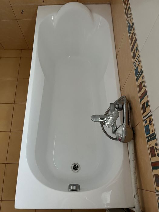 Cadă de baie, acril + poliuretan, 170 x 70 cm