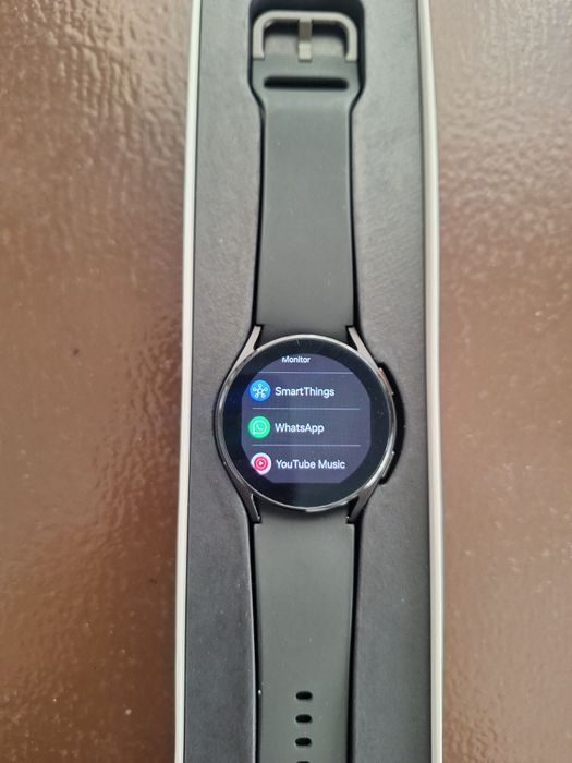 Смарт часы Samsung galaxy watch 4