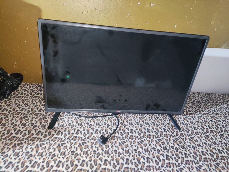 Продам телевизор LG рабочий