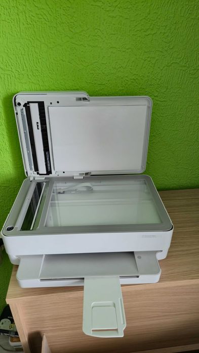 Купен 250лв Мастиленоструен цветен принтер HP Deskjet Plus скенр копир