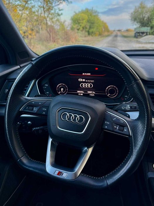 Vand Audi Q5 55 TFSIe quatro Sline 2020 362CP