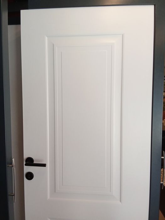 Продавам  вътрешни интериорни Врати ,  София , Велико Търново от160 ев