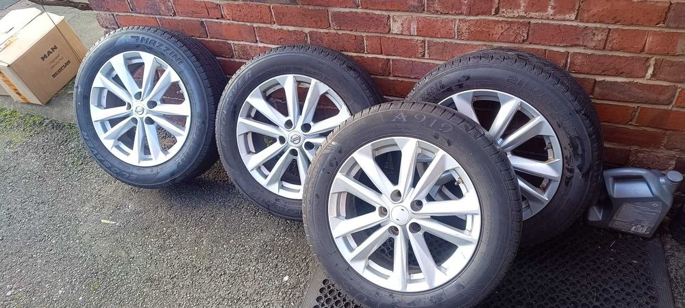 Jante Roti Anvelope Nissan 215/60 17