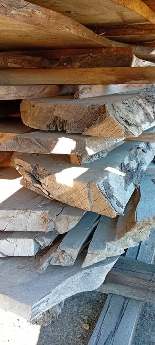 Vând cherestea de nuc uscata vechime 8 ani