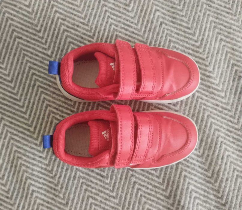 Adidas кожени маратонки номер 25