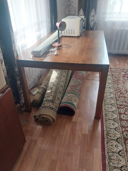 Продам Малайзийский стол хорошего качества