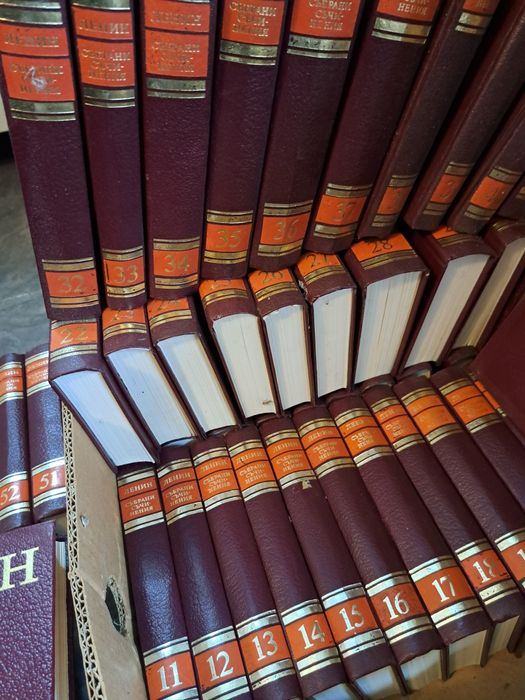 Книги луксозно издание с твърди корици 55 тома