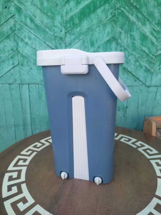 Продам ведро для мытья пола без швабры