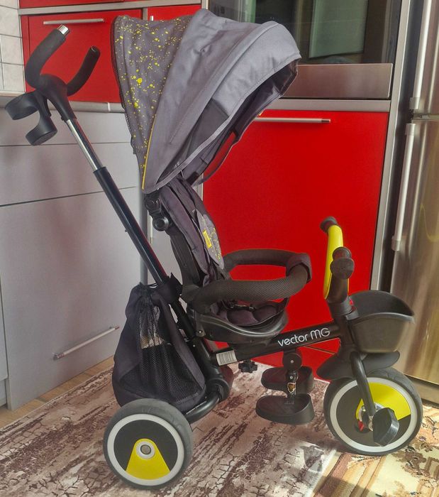 Триколка със сенник Chipolino вектор -МG,сива.