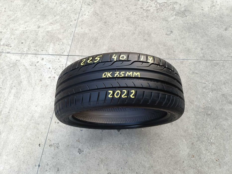 O anvelopa de vara 225 40 19 dunlop sport maxx RT cu 7,5 mm dot 2022