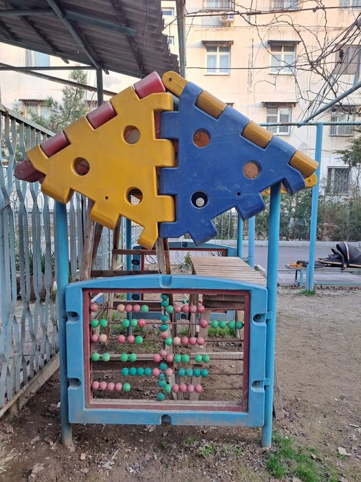 Продаётся домик с качели