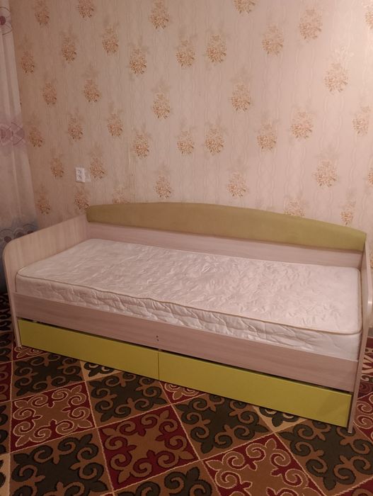 Продам б/у кровать