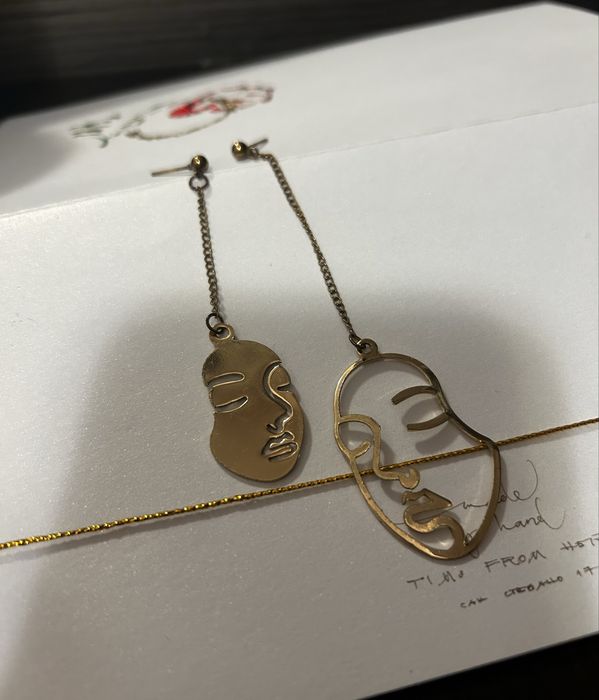 Висящи обици ( дълги асиметрични обеци )