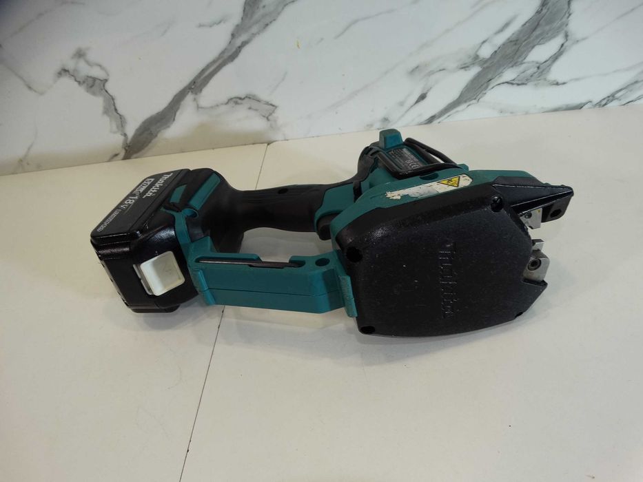 Makita DSC 102 - Акумулаторна машина за рязане на шпилки