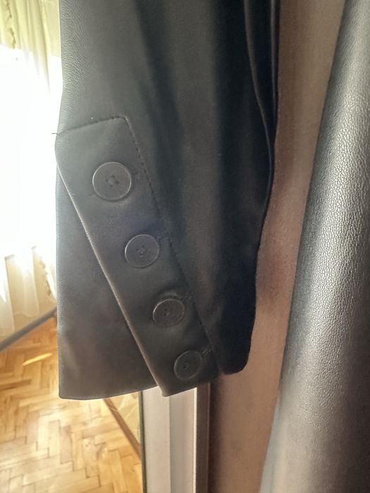 Уникална кожена рокля Манго