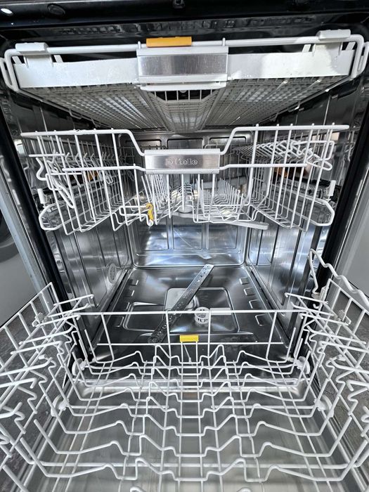 Съдомиялна + гаранция 1 година. MIELE 60 см. За вграждане. Безплатна доставка за София.