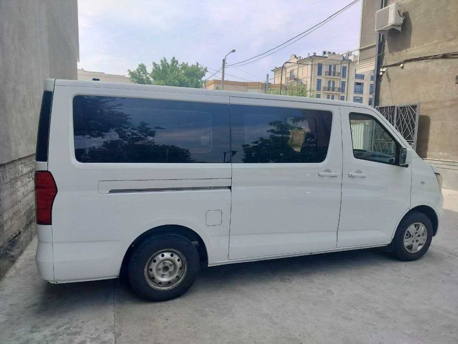 Минивен Changan G10