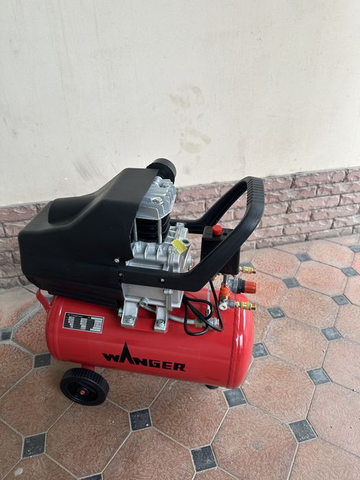 Kampressor 50 Кампрессор 50 bu azgina ishlagan,Svarka bu ,Sotiladi