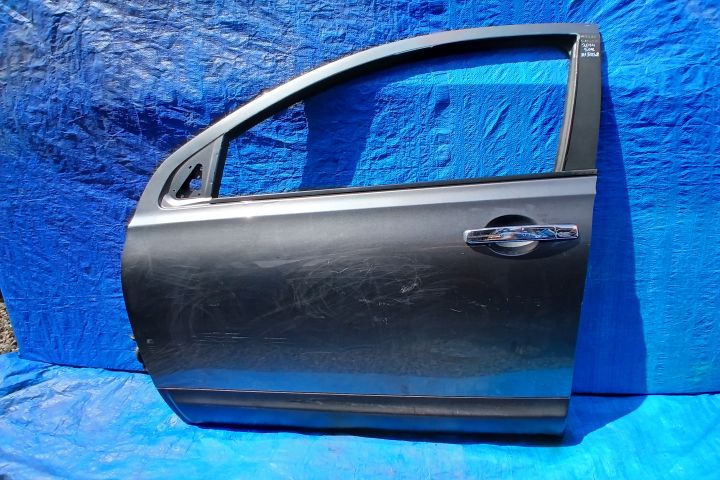 Usa / Portiera fata stanga Nissan Qashqai prima generatie J10 (faceli