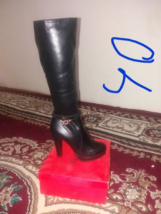 Женский сапоги 200 000 оптом ценада сатылады