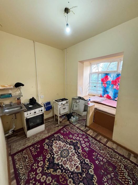 Прадаётся 1х 10микрарайоне вдоль дороги