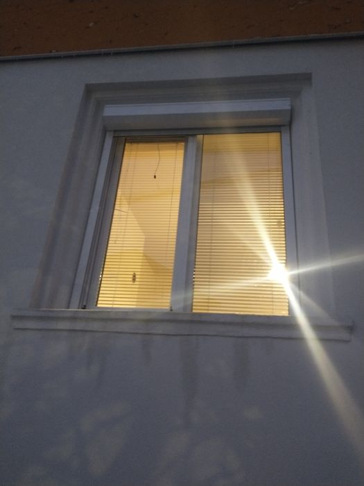 Тристаен тухлен апартамент Широк Център  на тиха улица.