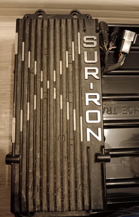 Vand Baterie Surron, Controller si Incarcator