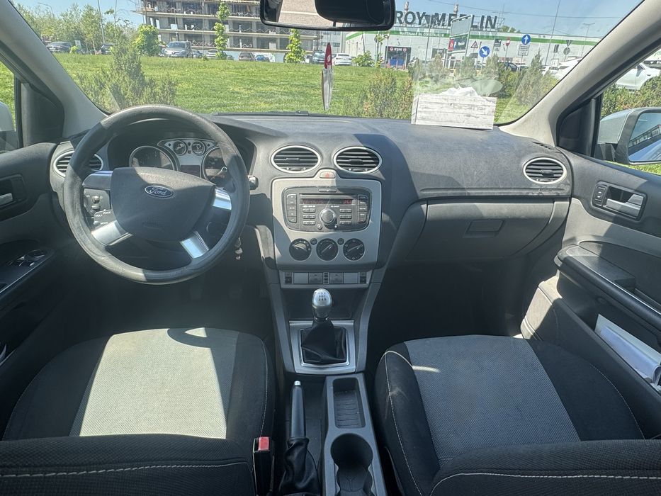 Ford Focus 1.6 Benzină Anul 2010, Cutie Manuală
