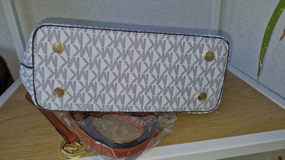 Дамска чанта Michael Kors