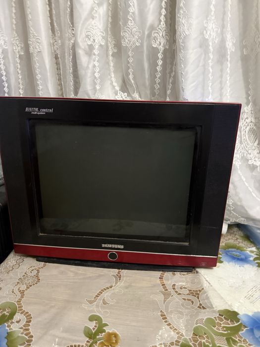 Samsung телевизор.