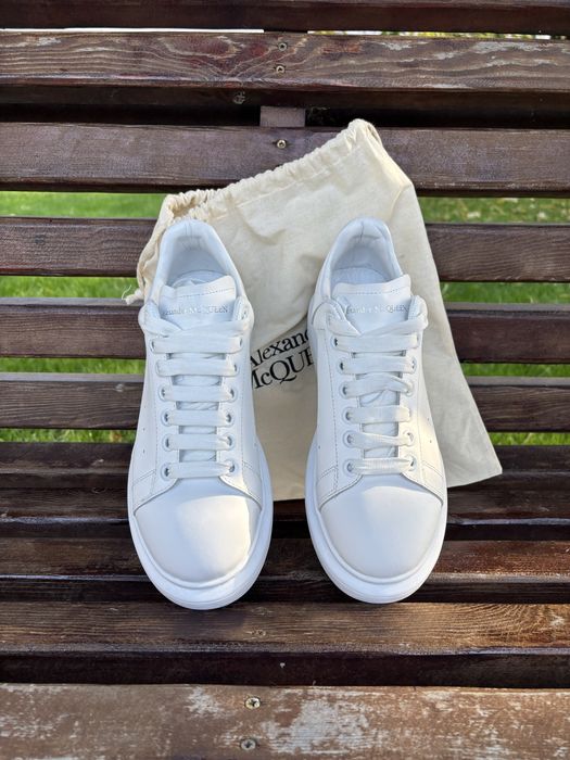 Adidași Alexander McQueen