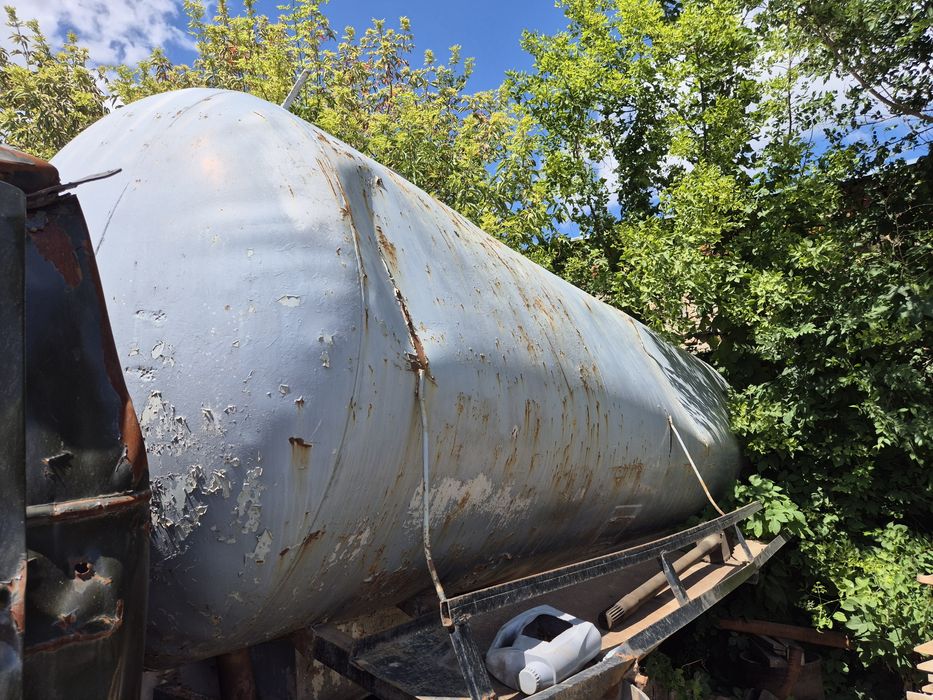 Продам бочку 10 кубов.