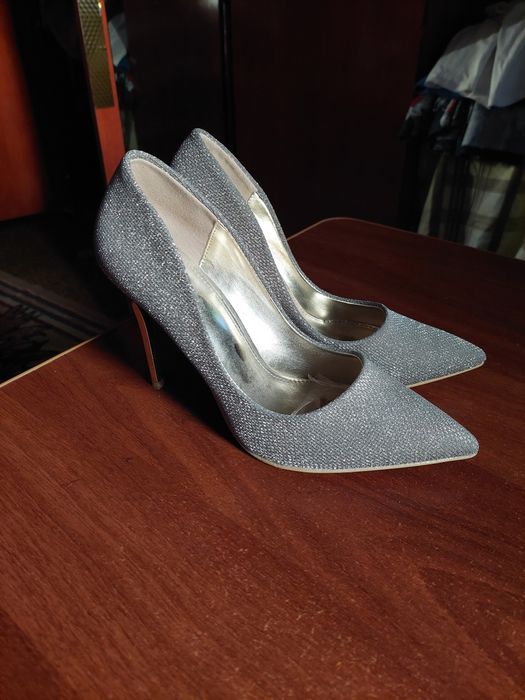 Женские туфли на каблуке