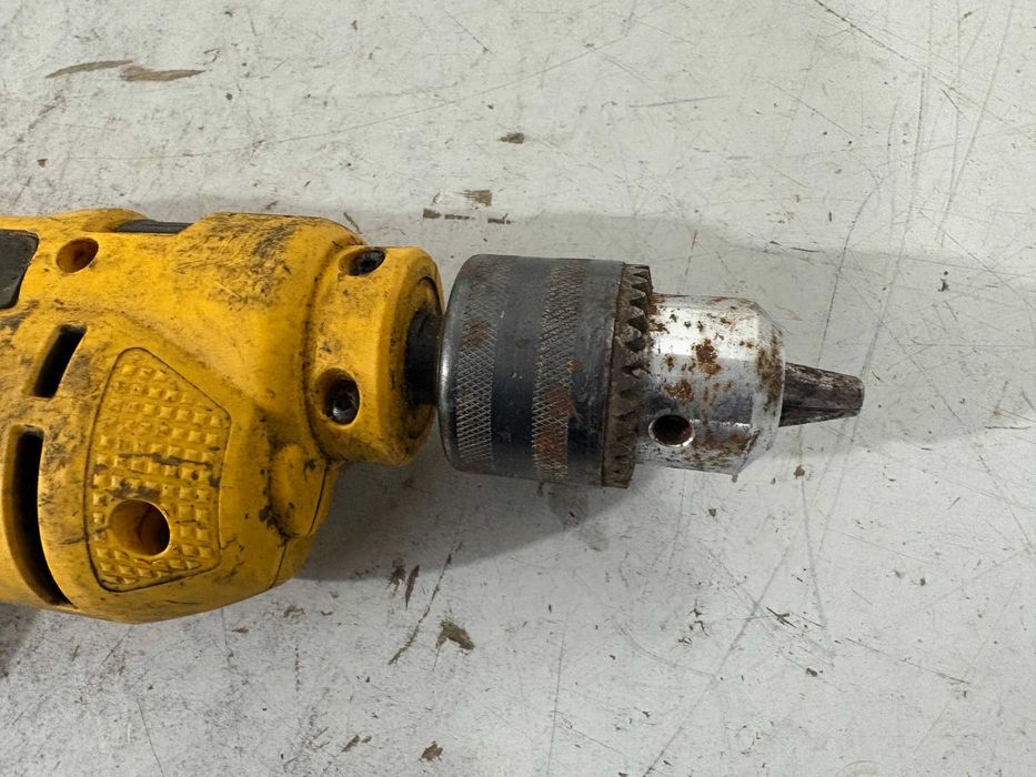 Бормашина - Dewalt 701 W / 110V