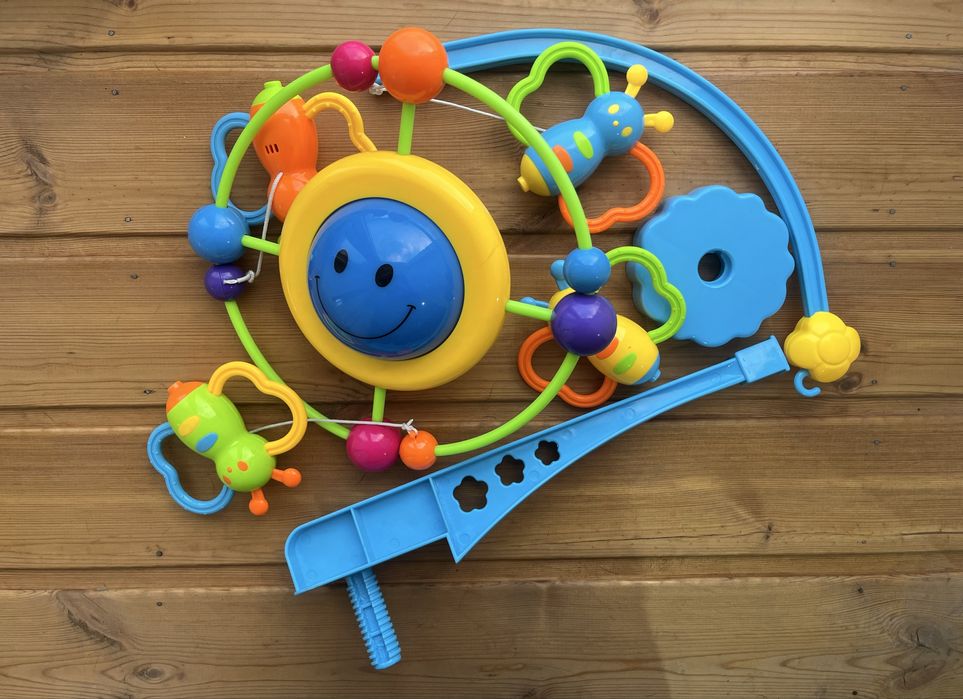 Отдам мобиль на детскую кроватку