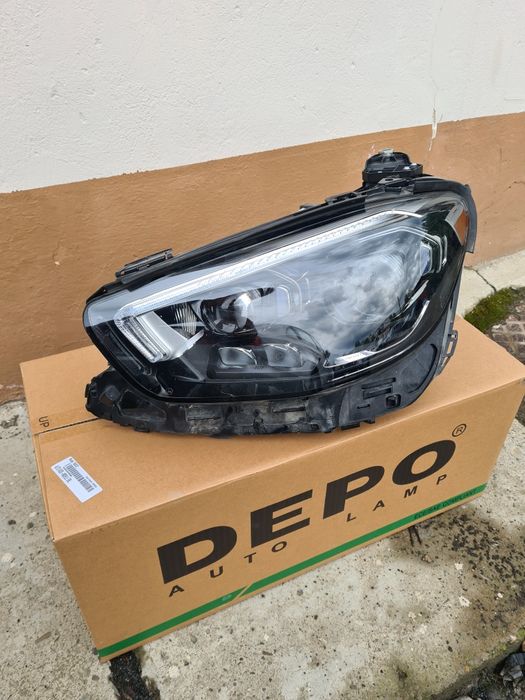 Far stanga mercedes e  2021