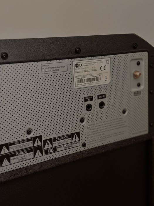 Sistem Audio LG XBOOM – Ca Nou! Bass Puternic, Lumini Party, Bluetooth