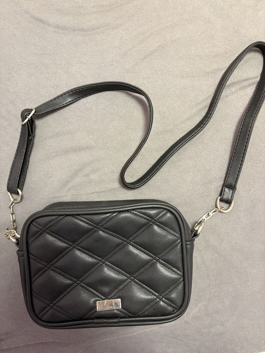 Черна кожена чанта