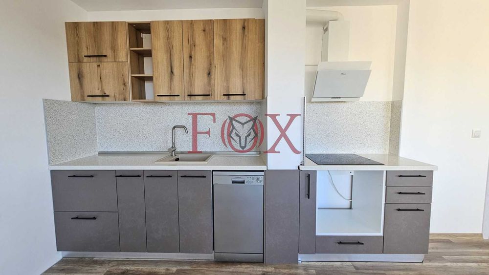 Дава се под наем Тристаен апартамент в Варна, Възраждане 2 - 100 кв.м за 561 € - Снимка #1