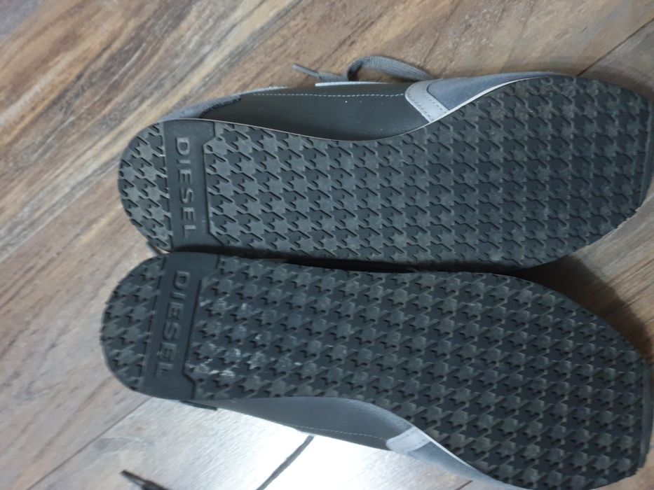 Adidasi barbaiti Diesel 43 marime