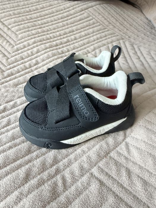 Продам кроссовки от Reima