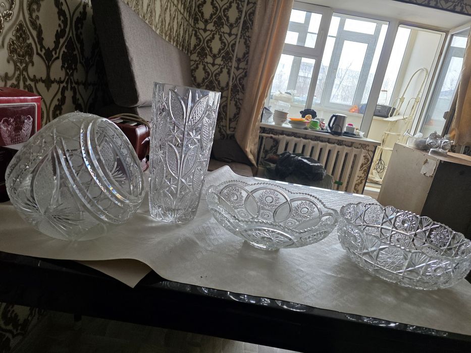 Продам хрустальные вазы