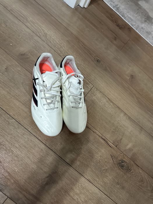 Ghete de fotbal adidas,profesionale, marime 42